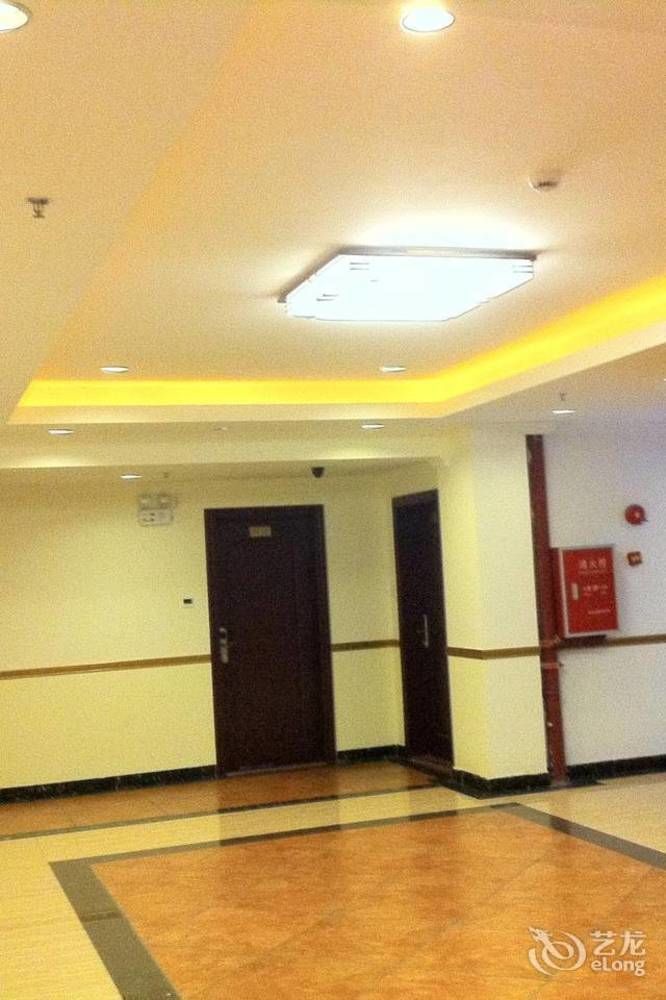 Guoxing Business Hotel Čao-čching Exteriér fotografie